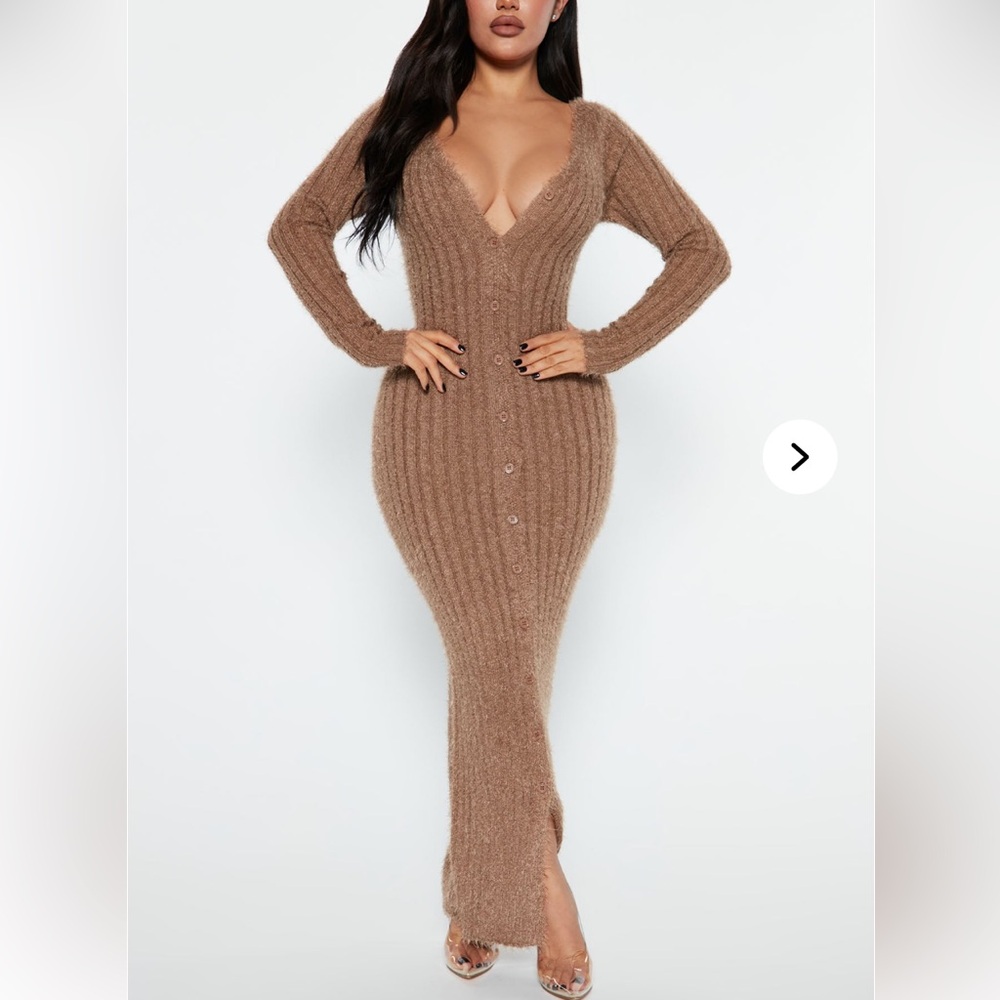 Elegant Brown Knit Maxi Dress